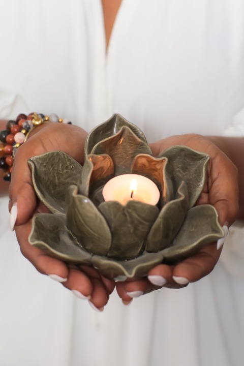 Facing the Positive Mindset Podcast thumbnail