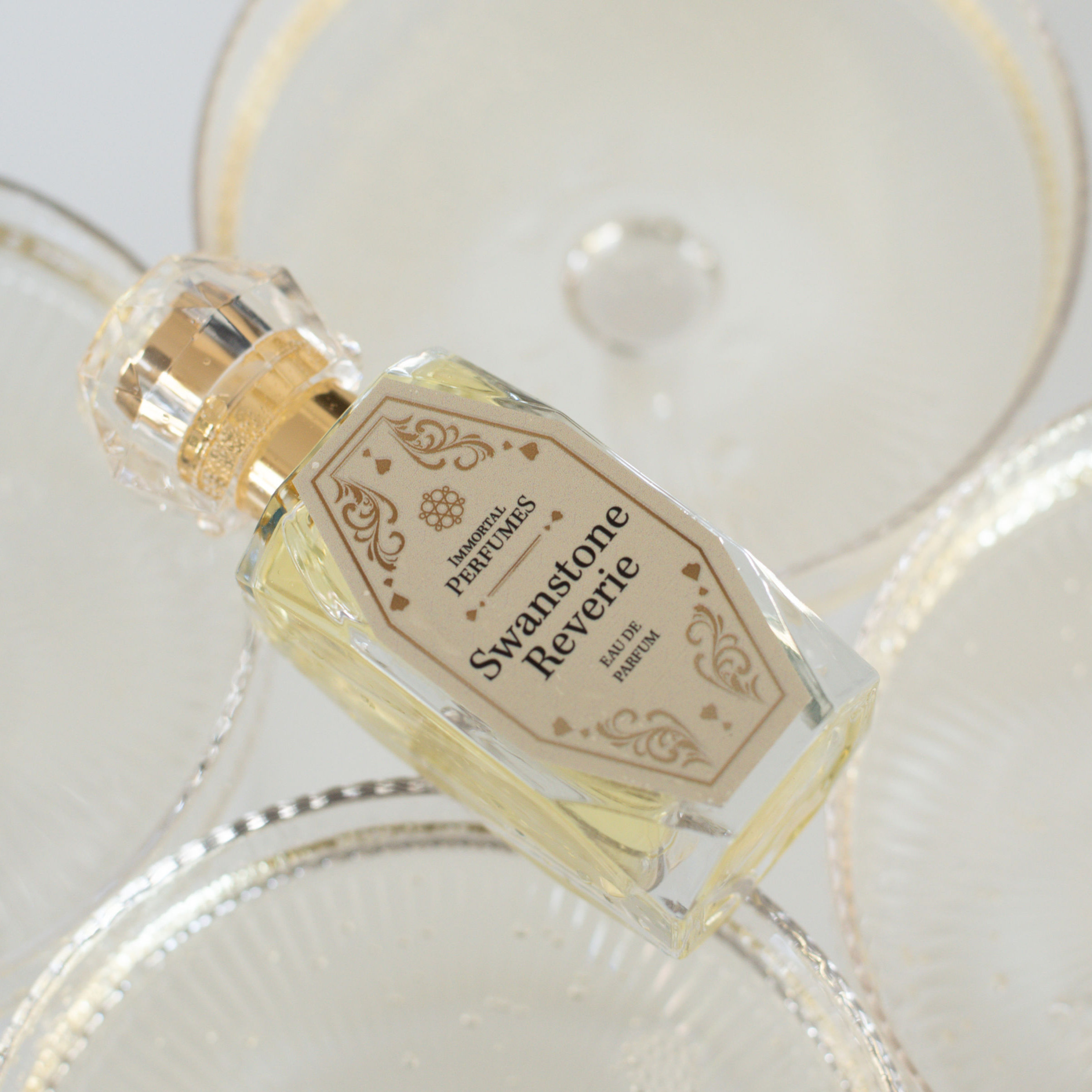 Swanstone Reverie – A Gothic Fairytale Perfume thumbnail