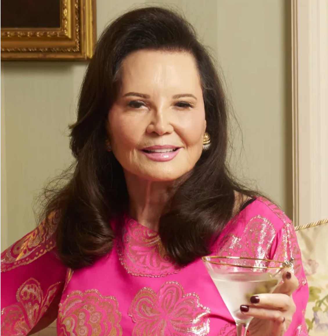 Gospel of the real White Lotus matriarch: gin, Botox and husbands thumbnail