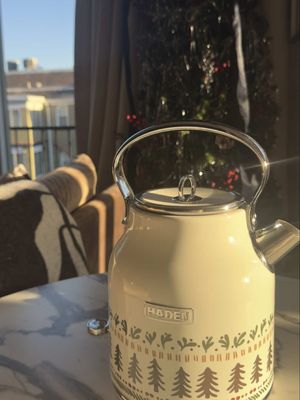 I’m staying warm this holiday season with the @Haden USA x @crateandbarrel limited edition Nordic Fair Isle Electric Ket