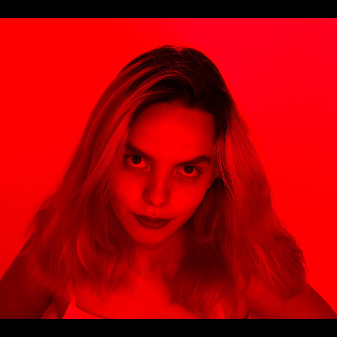 Emma Alicia González Sánchez

Nombre artístico: Emma González

Instagram: @malicigoma

2017 - 2018

Cursó estudios en el