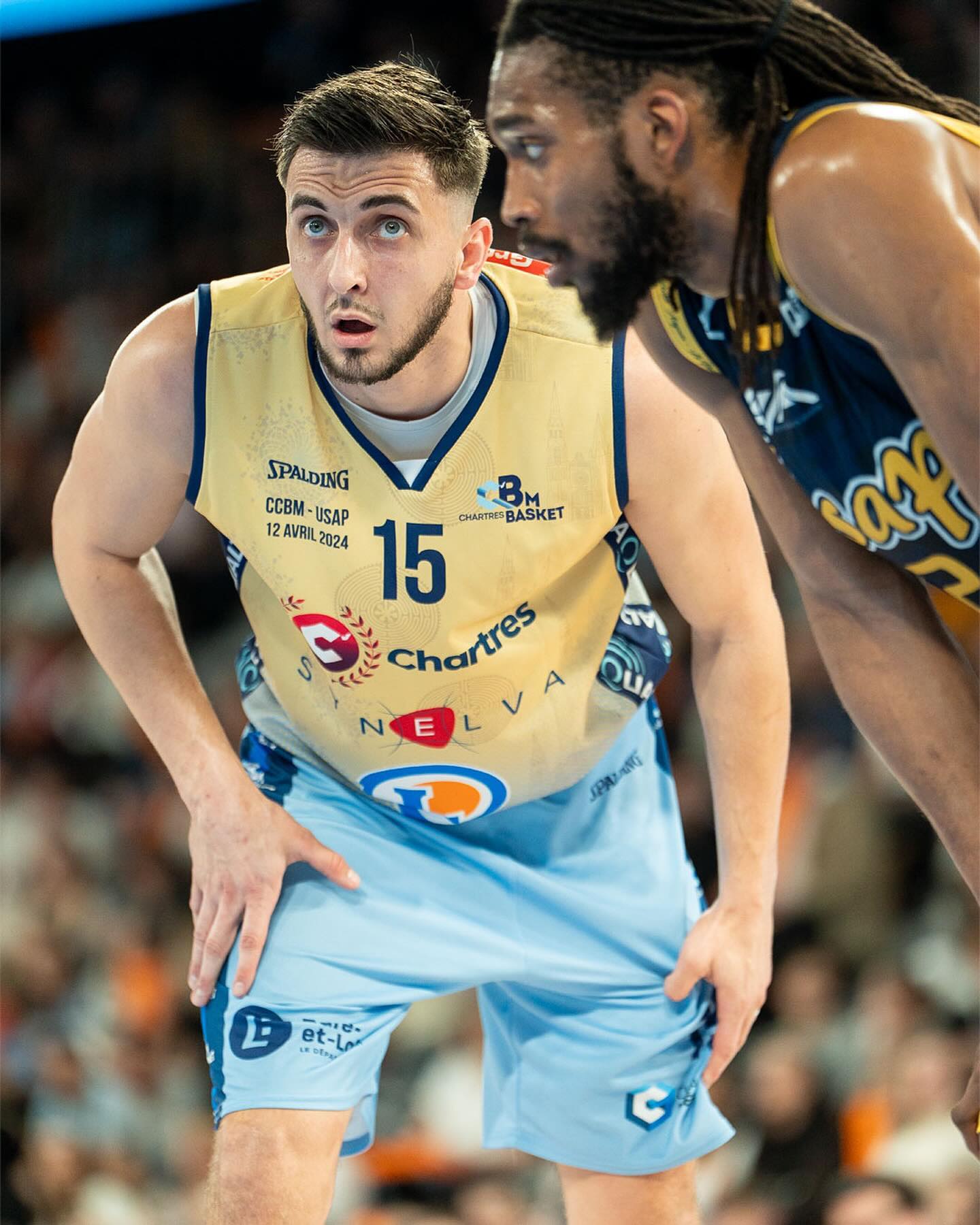 premier match première victoire au Colisée pour le @ccbm_chartres 🔥🔥

vs @usavignonpontetbasket 

 Toutes les photos du 