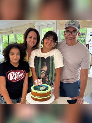 It’s been a week 😅 2 big birthdays celebrations! It was #Usagi vs. #meowl 😂🫠 