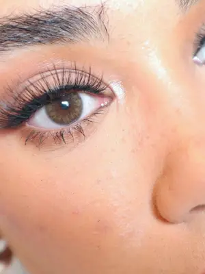 A fav from COLORCL 🤍 halo pear is so natural & pretty.  Code ‘MALRIE’ saves you 10% off 🫶🏽 #colorcontacts #contactlenses