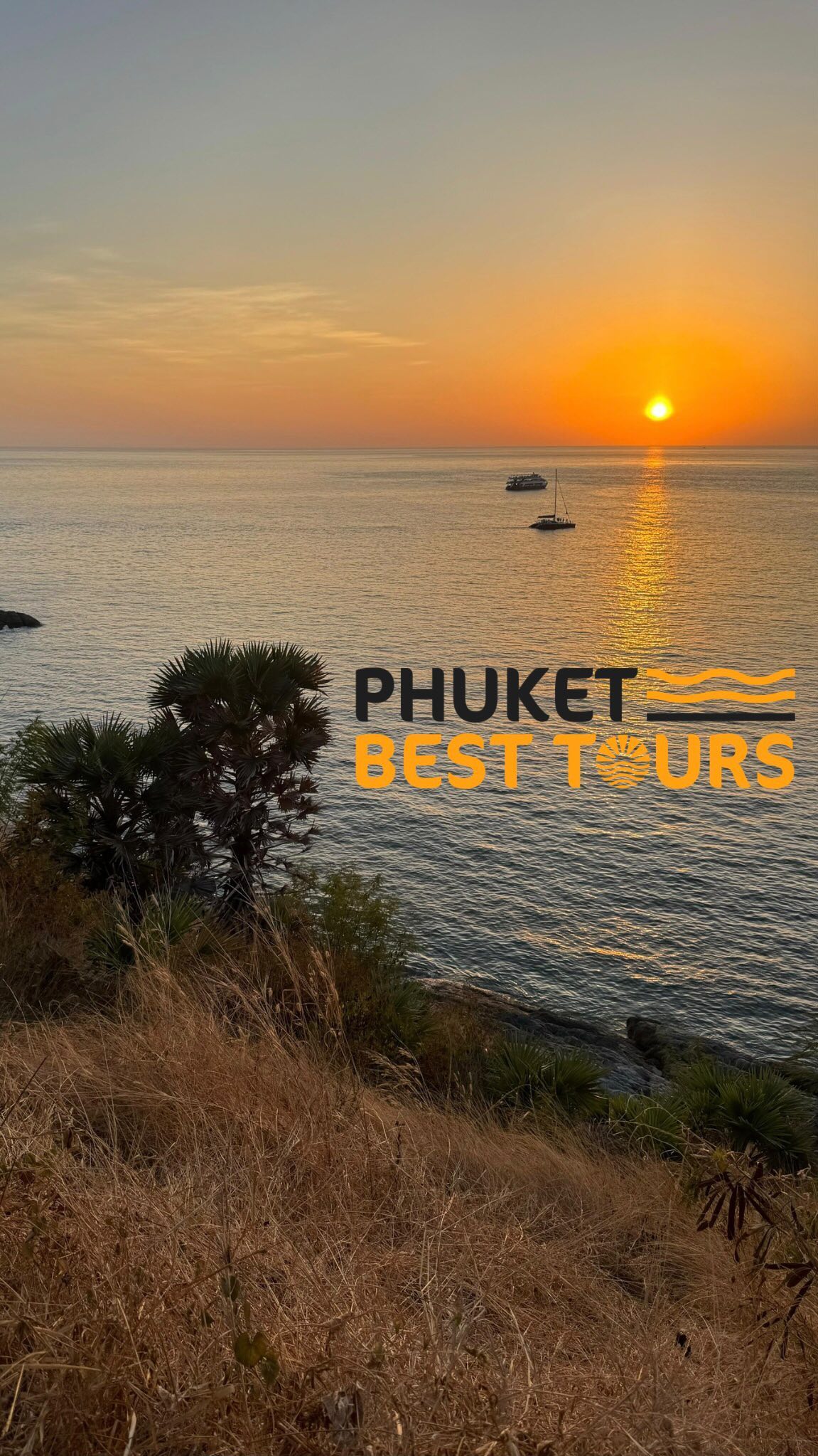 Discover Phuket from a new perspective! ⛵️
Looking for unforgettable experiences?
We invite you on our boat trips to the