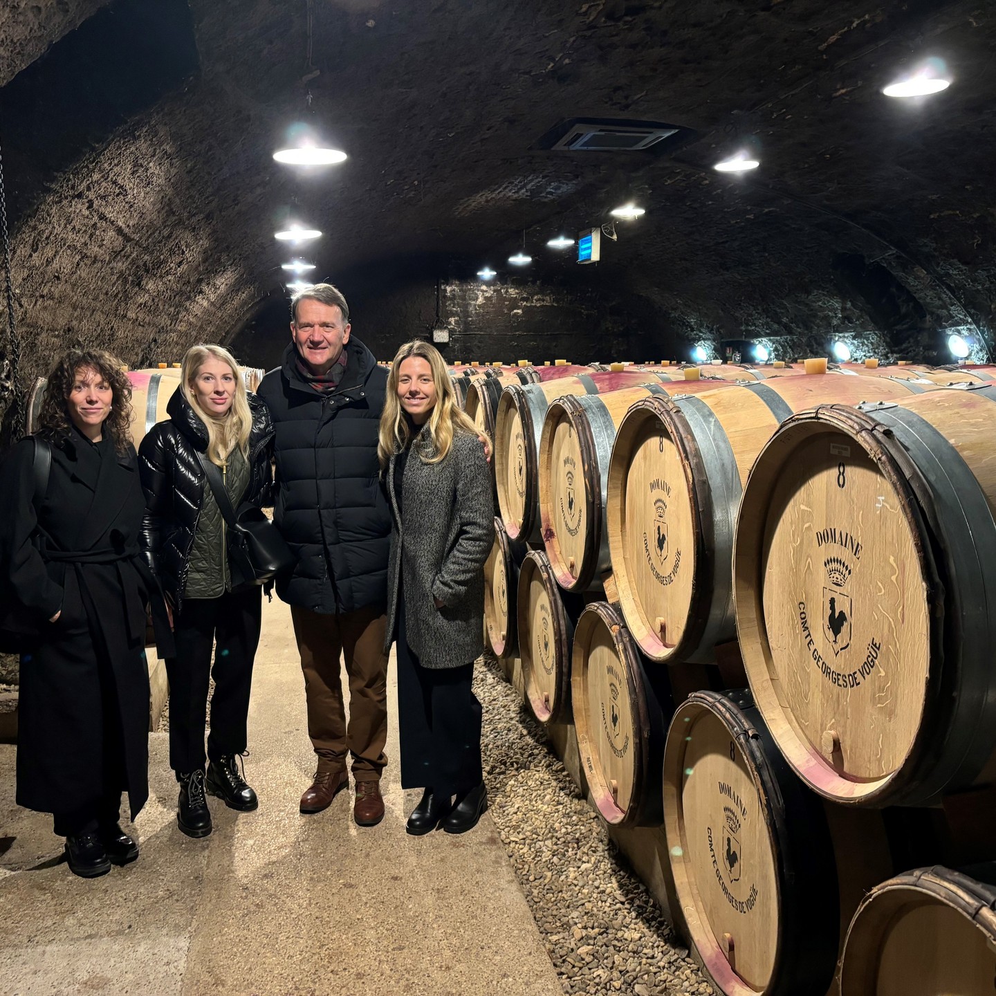 Bourgogne, dag 3

Vår Bourgogneresa fortsätter med fler fantastiska besök hos våra producenter:

Bild 1: Teamet med Jean