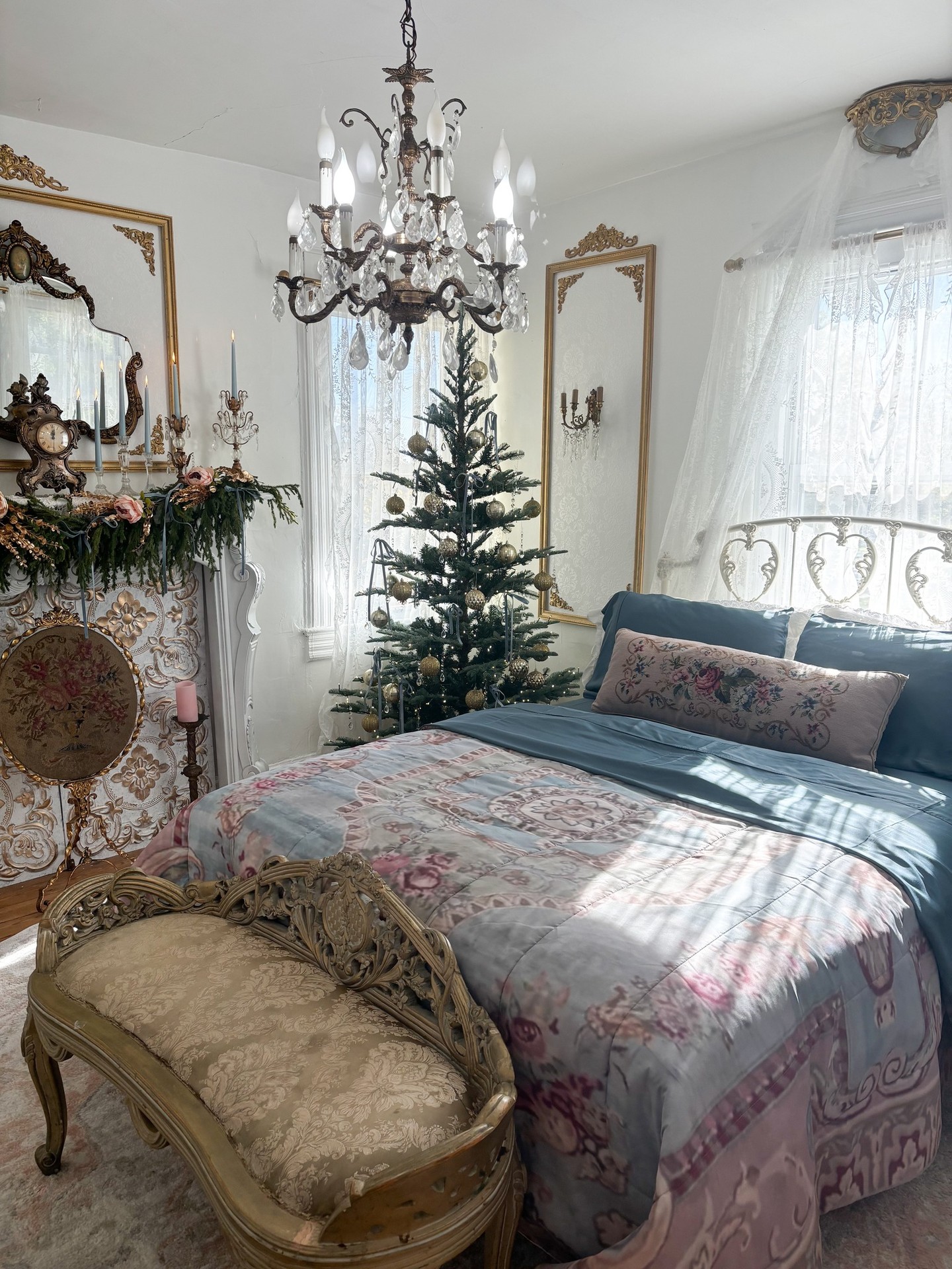 For those who want the gift of cool, soft comfort – our 100% bamboo sheets are here to upgrade your holiday nights! ✨🎄💙
