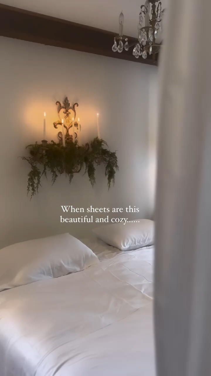 Wrap yourself in comfort this season with our bamboo sheets – a cozy, cooling layer that’s perfect for early holiday nig