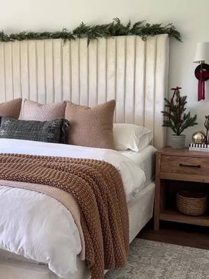 Gifting comfort made easy! Surprise your loved ones with the softness they’ll never forget. 🤍🎁🎄 Color: cream white (micr