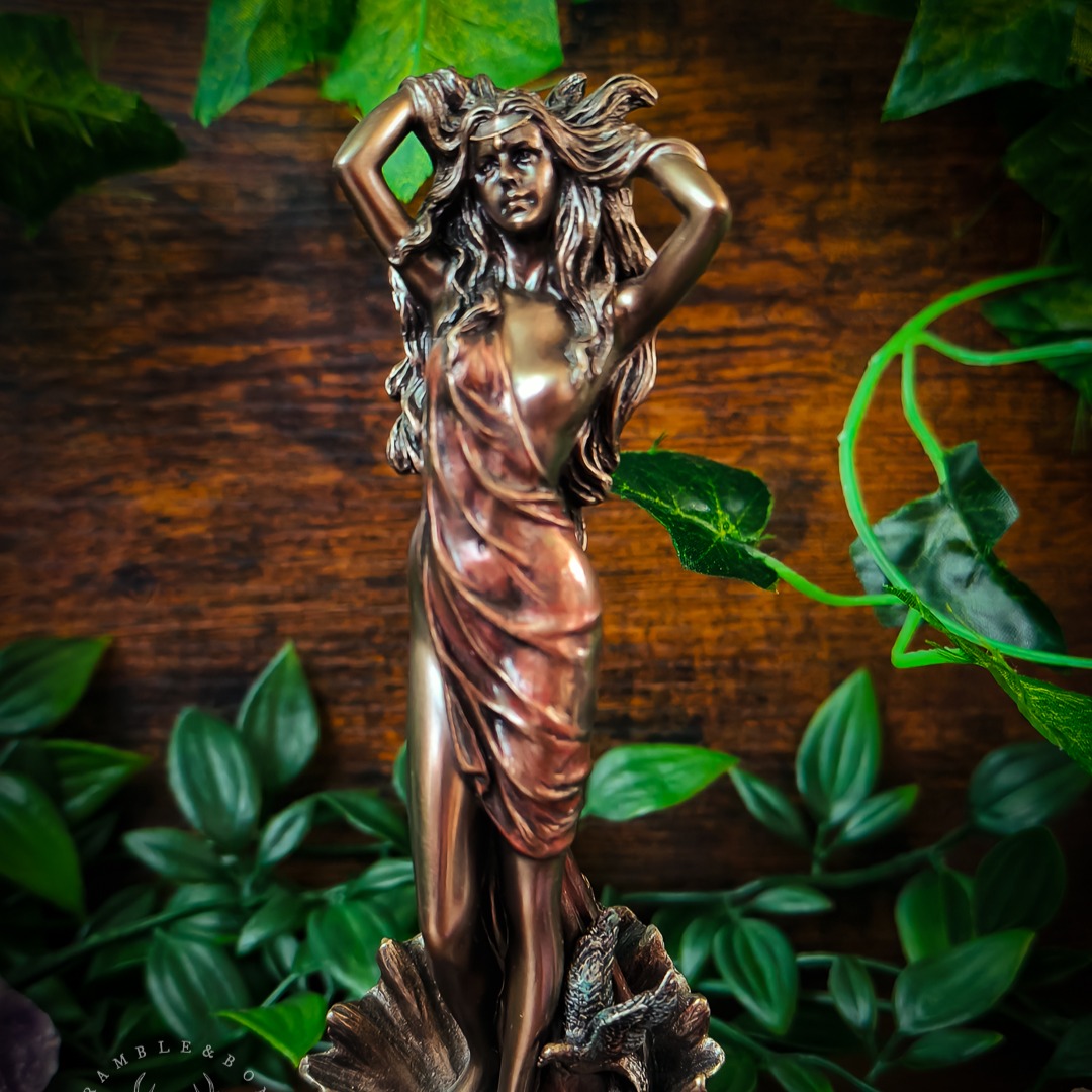 Small Aphrodite Statue thumbnail