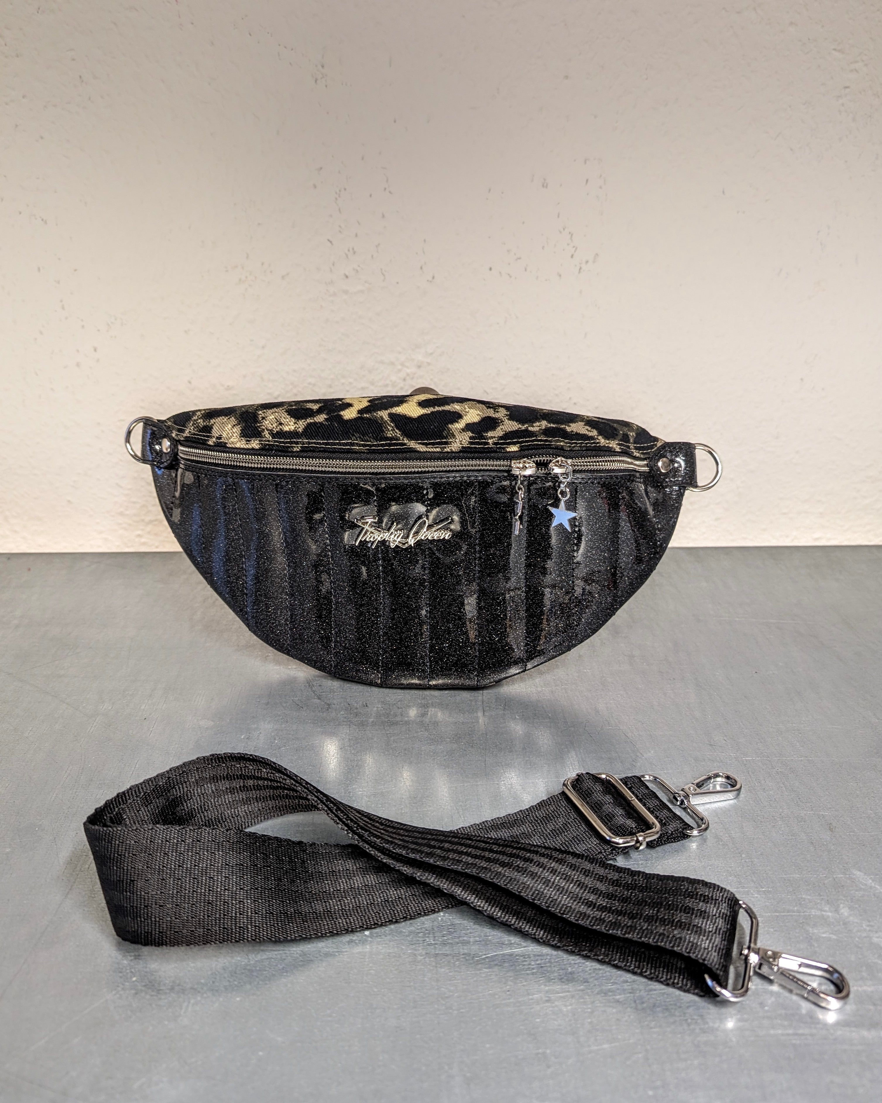 EZ Rider - Leopard / Coal Black Glitter - Maroon Lining thumbnail