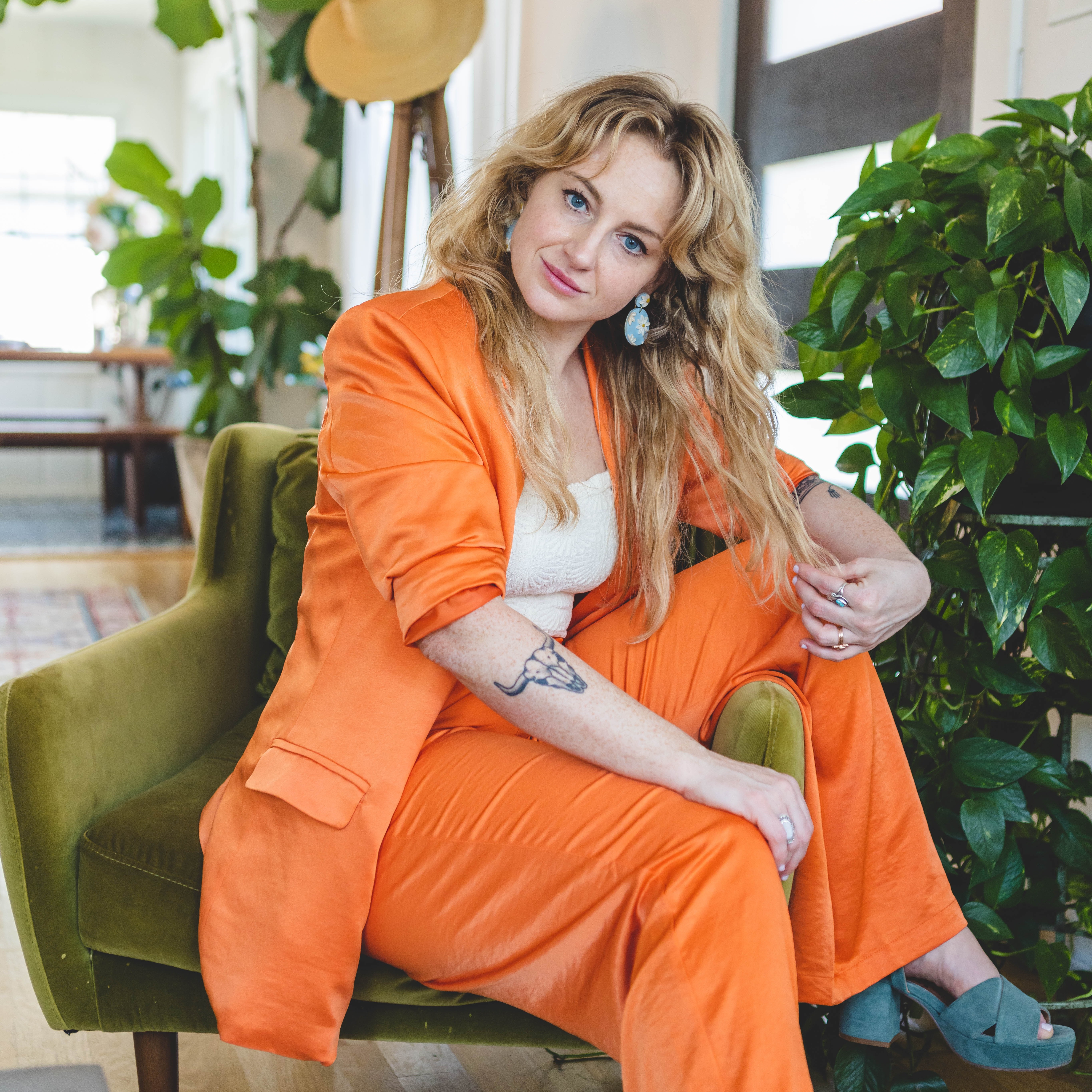 Book  with Hannah Jo thumbnail