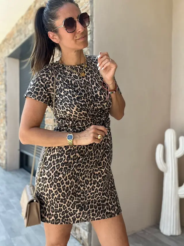 Robe a seulement 12€ chez @Kiabi  On en parle ou pas? Montre et bague @Nuamōre | Inspired by the Sea  Nu pieds @JustFab 