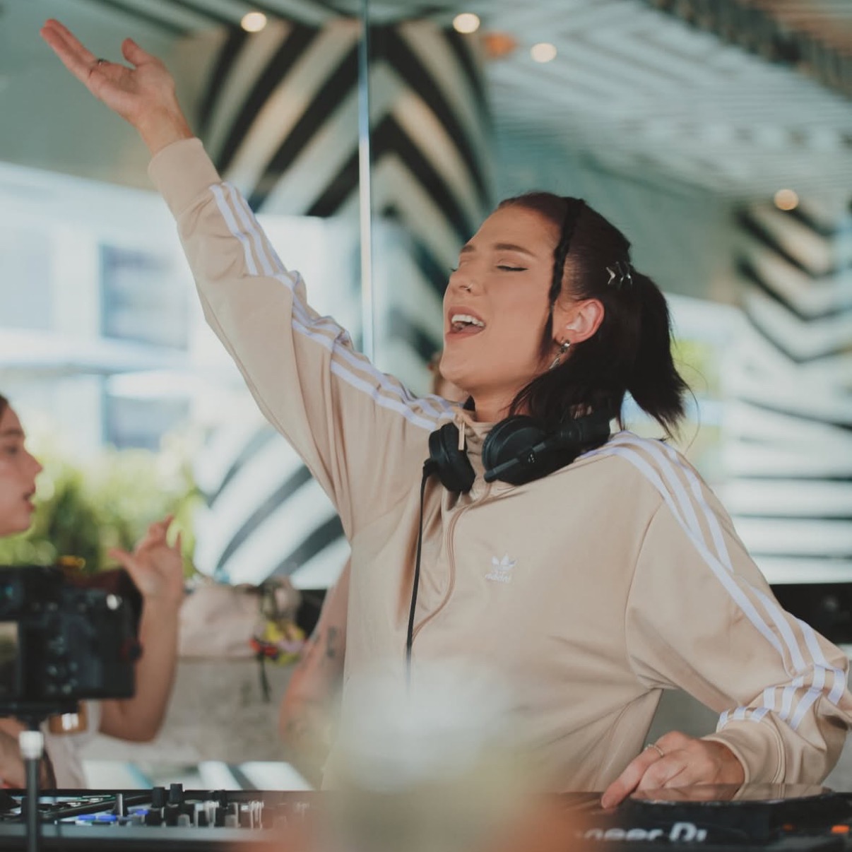 AM Social x W hotel  thumbnail