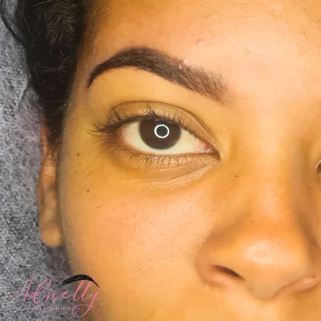 Naturalidade.. ✨️
.
.
.
.
.
.
.
.
.
.
.
.
.
.
#designdesobrancelhas #designercomhenna #hennapremium #sourcil #safiralara