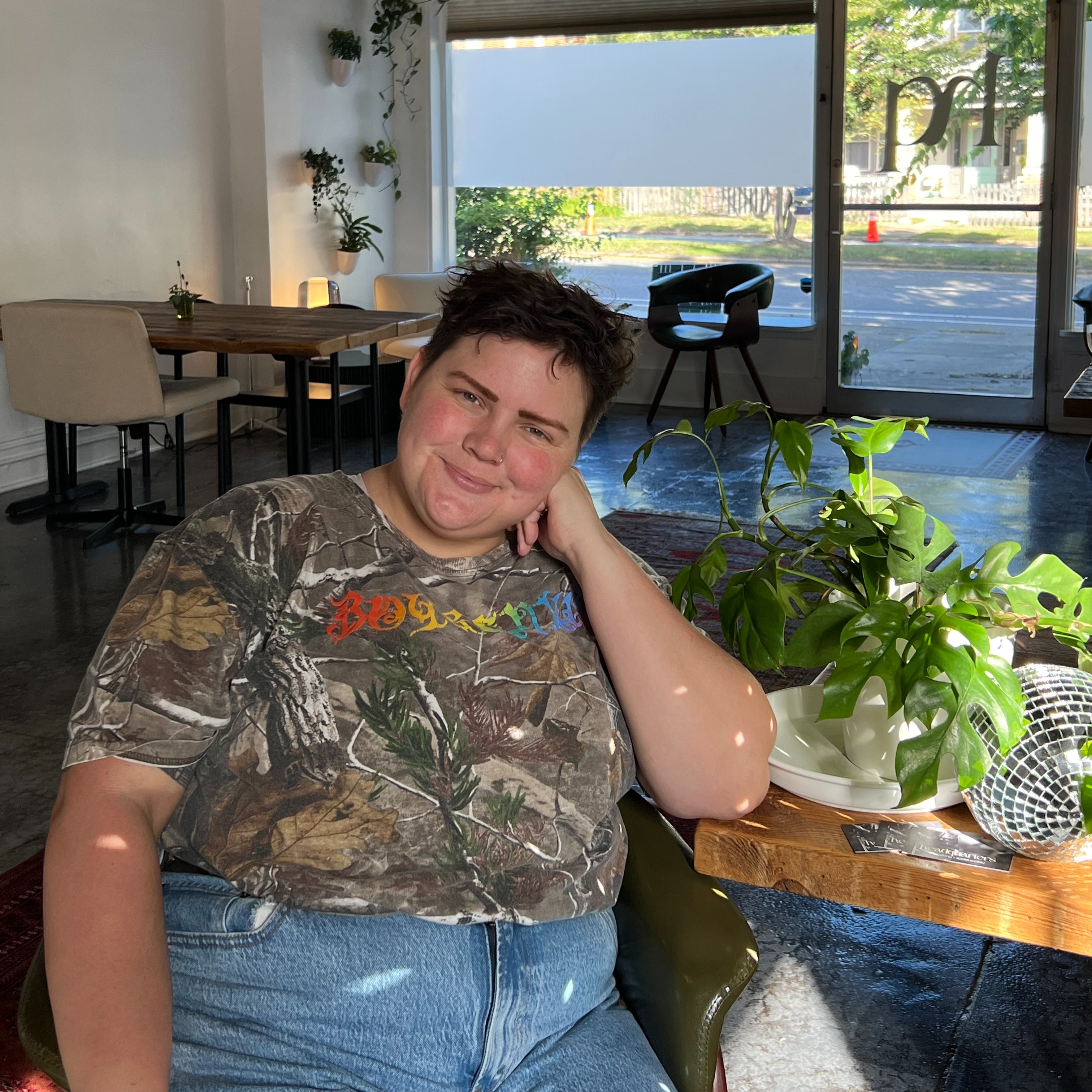 Get in touch 📲 thumbnail