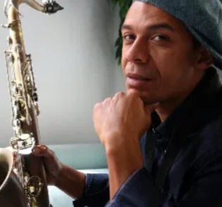 SAXOPHONISTE thumbnail