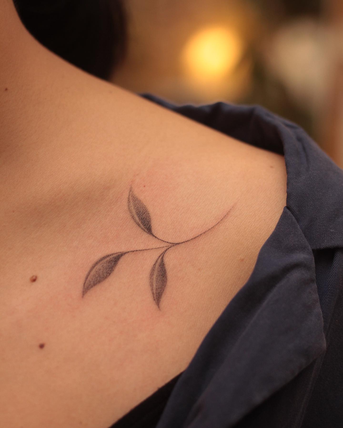 Para mi amiga @soosakai hecho en São Paulo 🤍🫧
📸: @pullorum.tattoo 

#handpoke #stickandpoke #handpoketattoo #sticksndpok