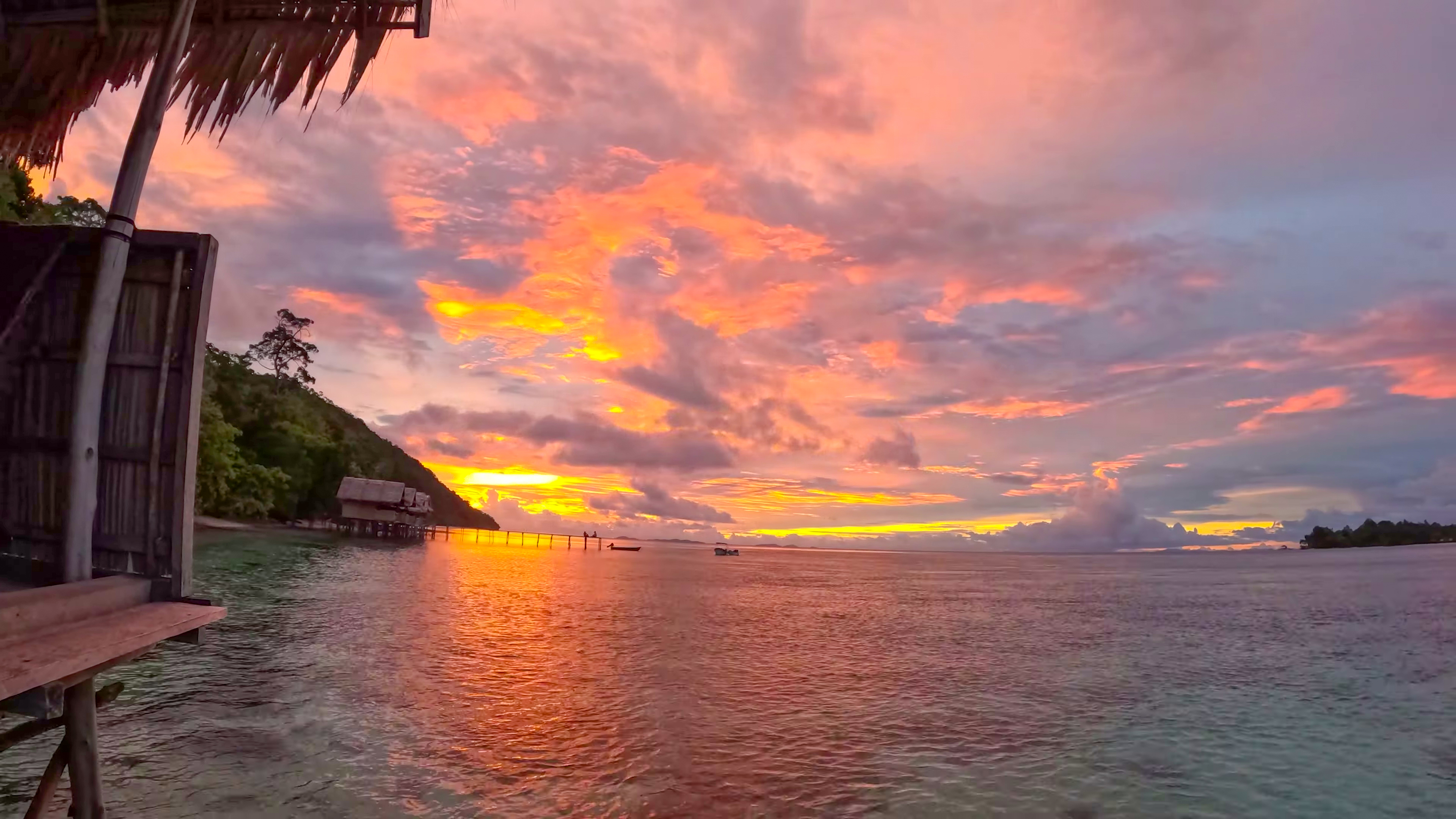 DON'T MISS A SUNSET! thumbnail