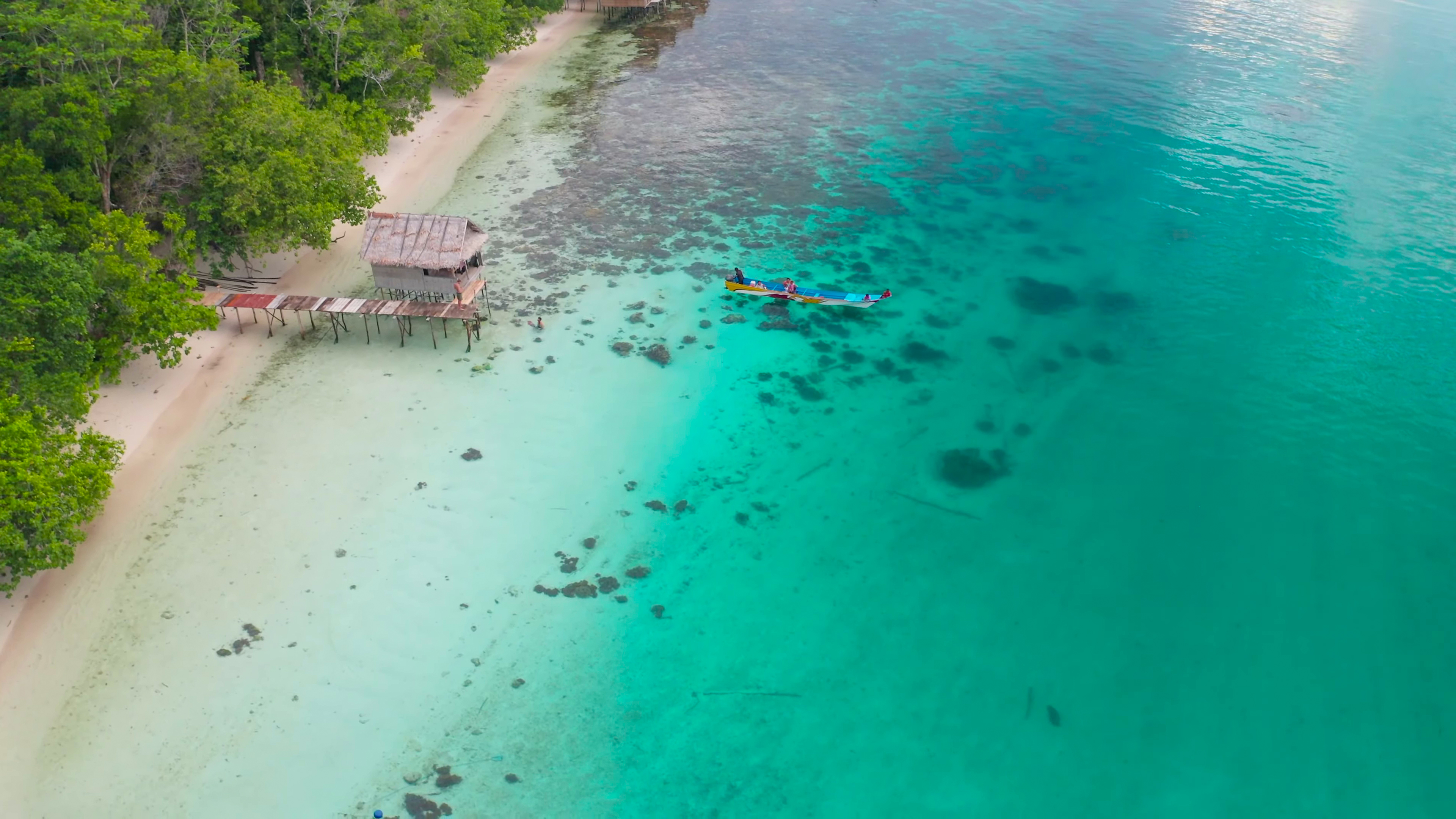 SAILING THE SOUTH SEA ISLANDS OF PAPUA NEW GUINEA thumbnail