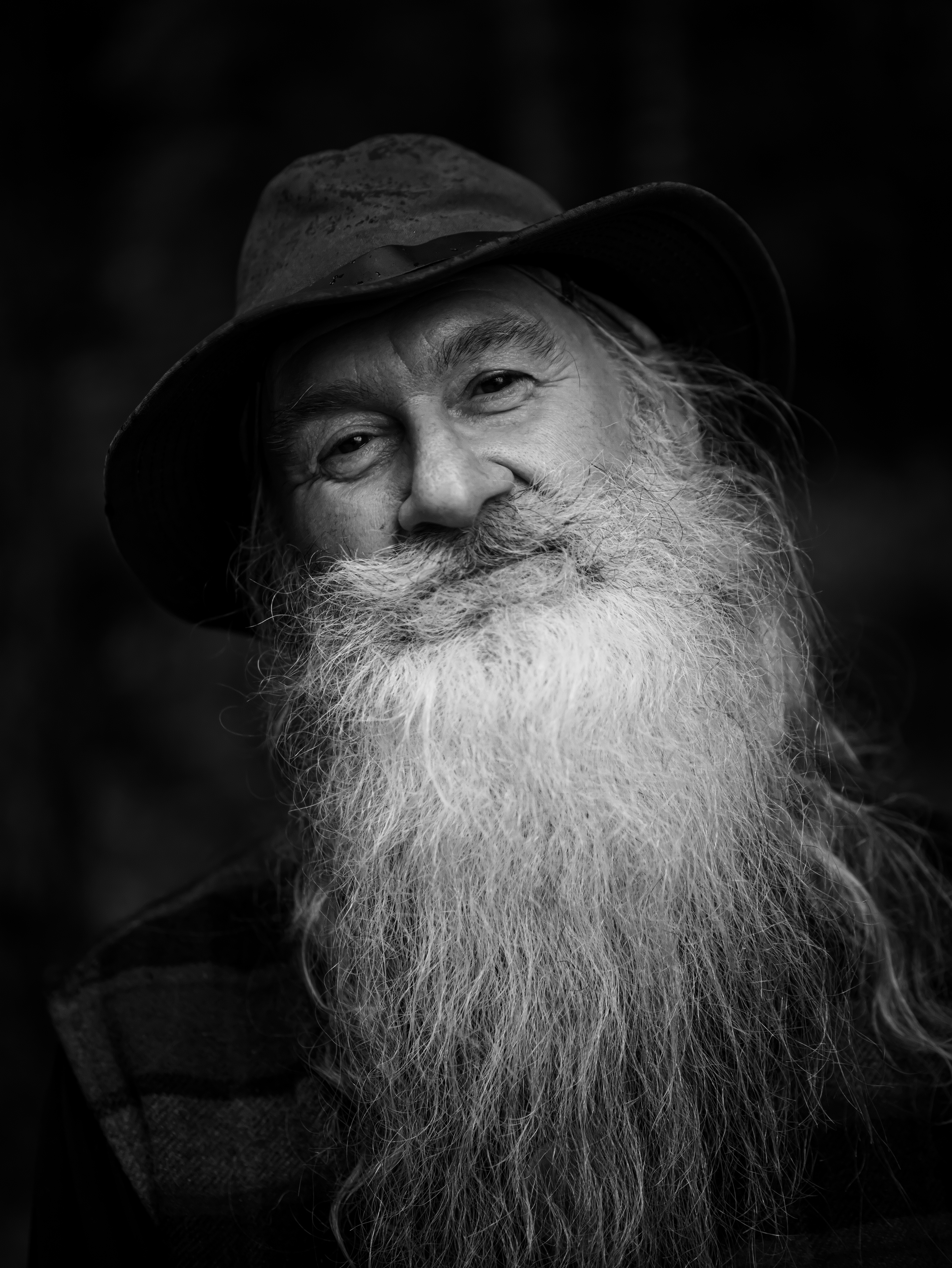 Charlie in Alaska / G9II thumbnail