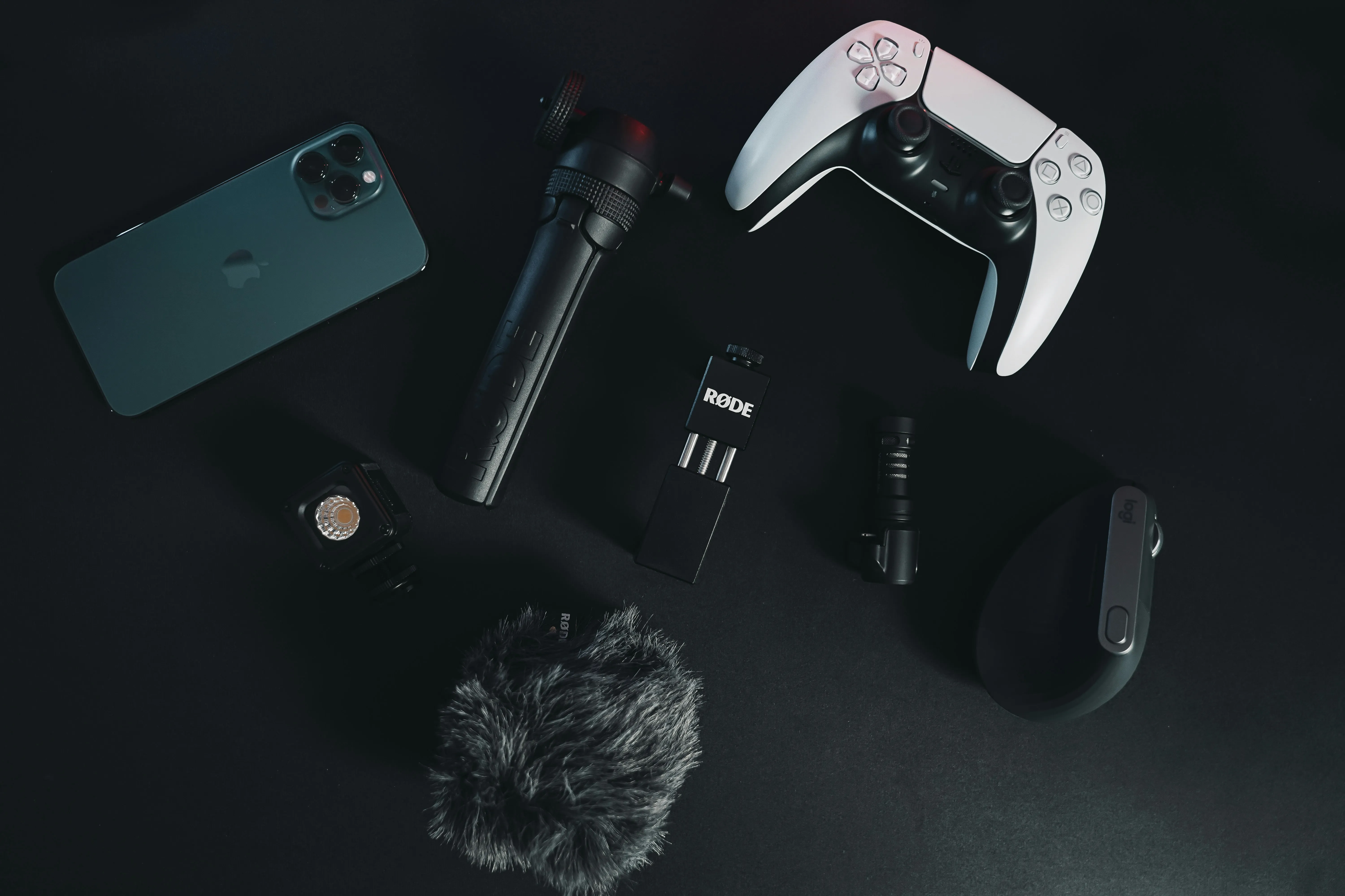 Essential Gadgets That Make Life Easier in 2025 thumbnail