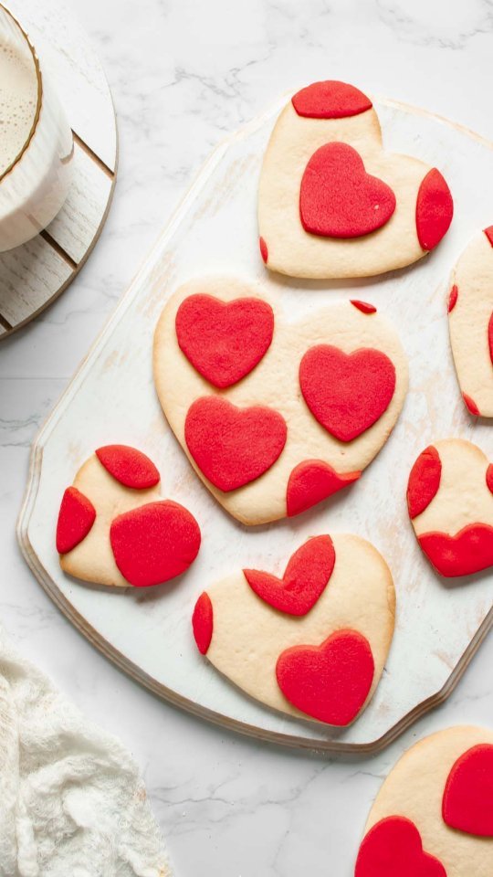 Galletas Veganas para el 14 de Febrero ❤️ Me muero de lo liiiiindas que quedan! Súper fáciles de preparar, crujientitas,