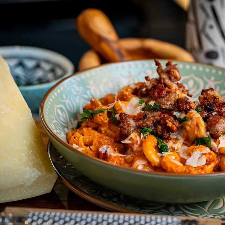 Röstgemüse-Pasta mit Salsiccia thumbnail