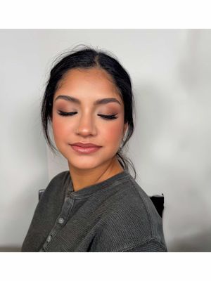 #beforeandafter #fyp #makeup #makeuptok #softglammakeup #transformation #softglam 