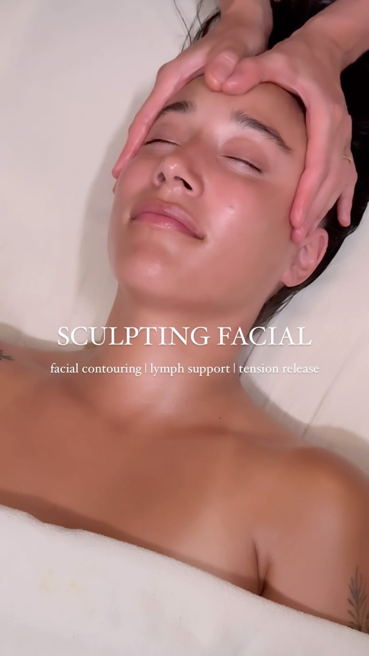 THE SCULPTING FACIAL
Facial contouring - Lymph support - Tension release - Reduce fine lines - TMJ relief - increased