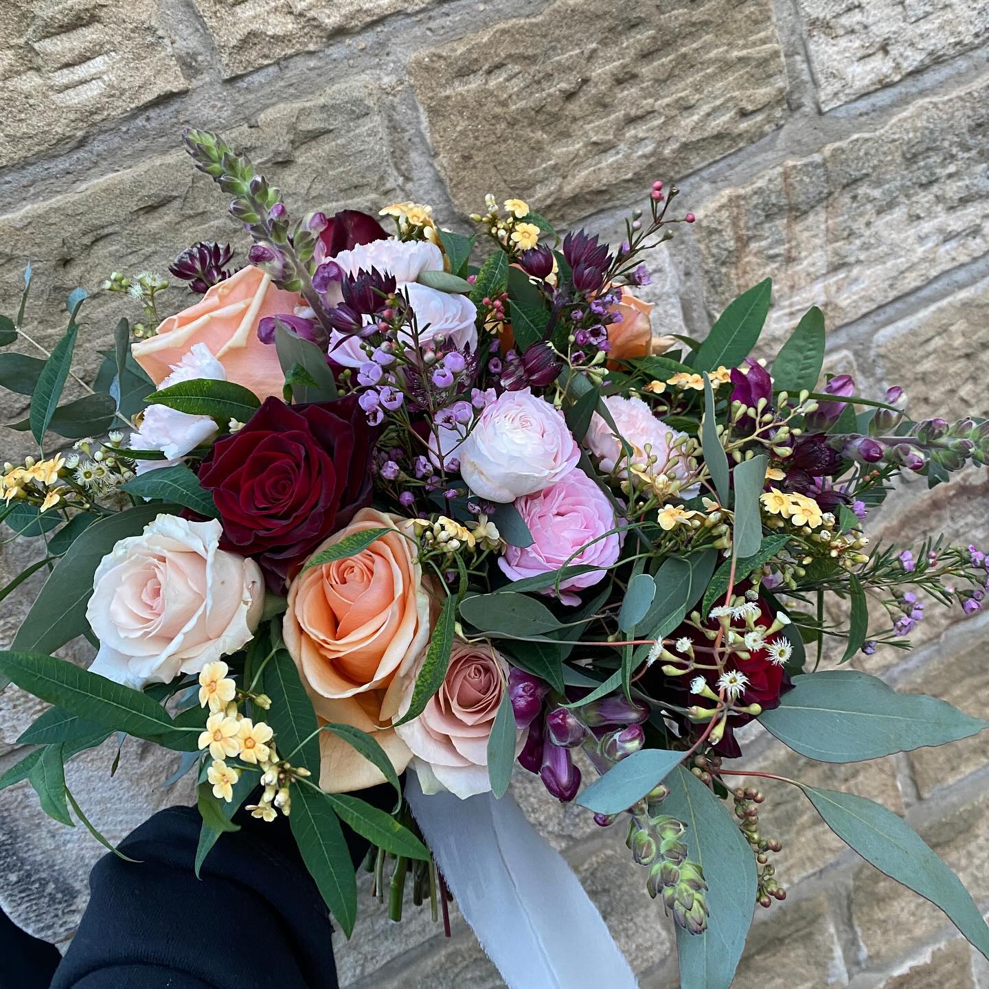 For Olivia who married Nathan on NYE at the @thehovelsatharewood. It was an honour to flower your special day and to see