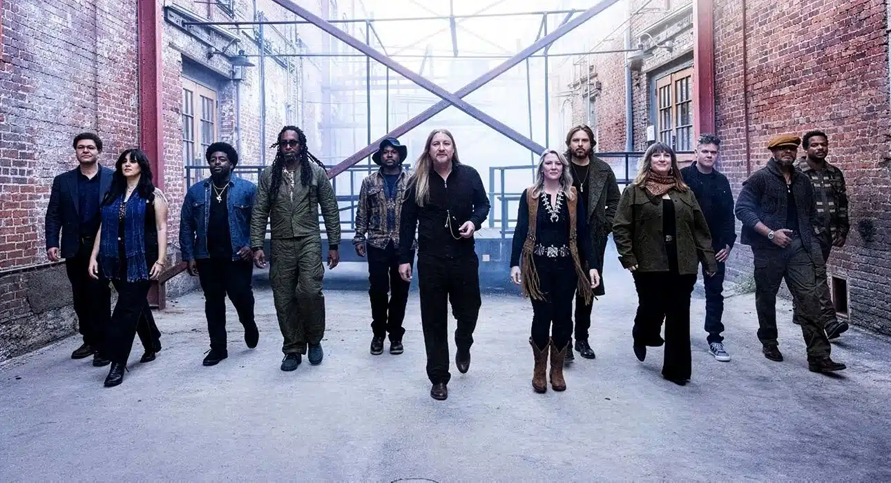 Tedeschi Trucks Band Shake Things Up with "Future Soul" » PopMatters thumbnail