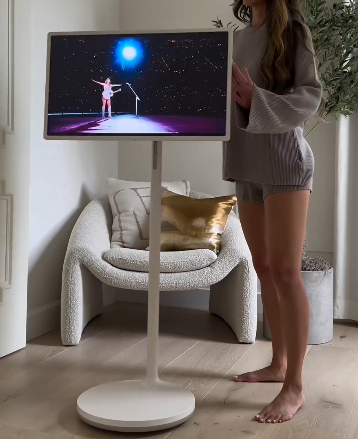 Portable tv thumbnail