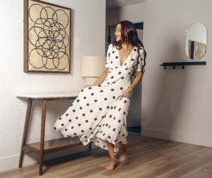 Caterina Fontana - Wishlist | Throne thumbnail