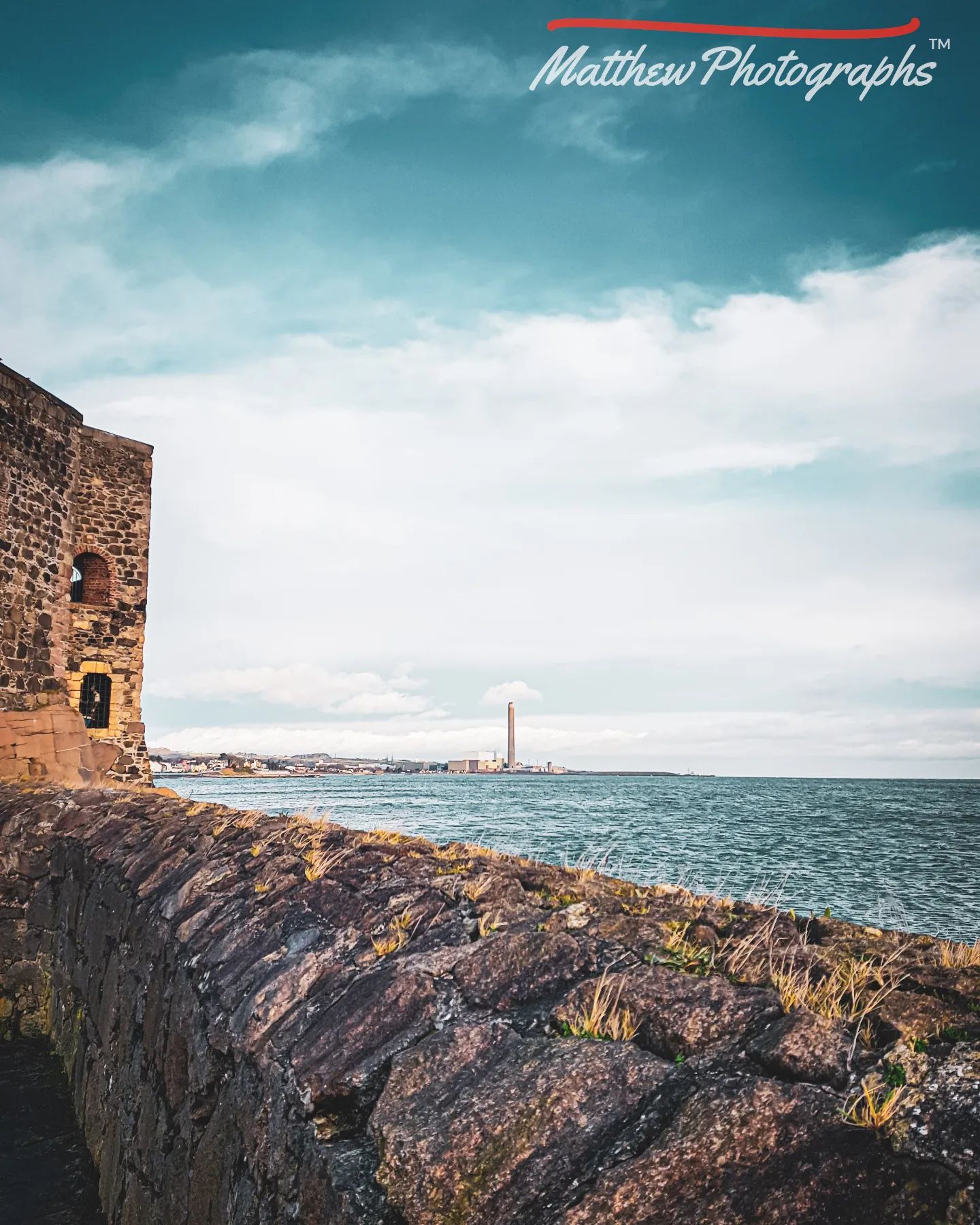 Such a stunning piece of Architectural History! 🏰 p.s it's my birthday 🎂 🥳 
.
.
#beautiful #building #castle #carrickfer