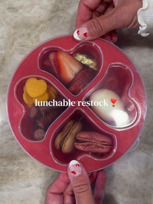 Heart themed lunchable restock for Valentine’s Day  ❣️🍓🍫🌹 #adultlunchables #diylunchables #valentinessnacks #valentinefo