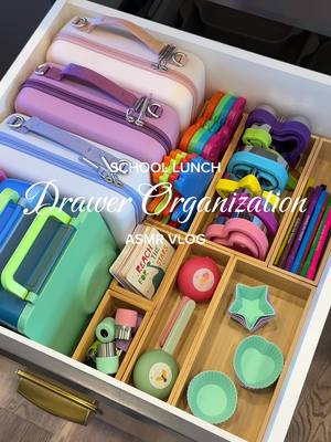 Kitchen drawer organization to make back to school lunches less stressful ✏️📚🍎 my kids are loving the Omie bento box and