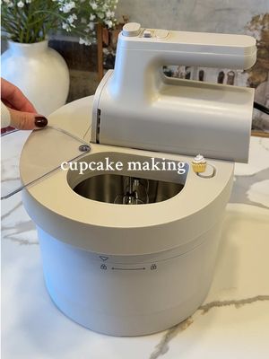 Making cupcakes with my favorite kitchen gadgets 🧁 #cupcakemachine #kitchenmixer #amazonkitchenfinds #amazonbestsellers 