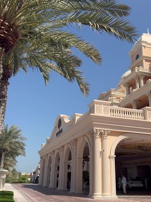 The prettiest hotel in Dubai, Raffles the Palm. 🌴 #raffles #thepalm #dubai #dxb #dubaihotels #dubaithepalm  Raffles The 