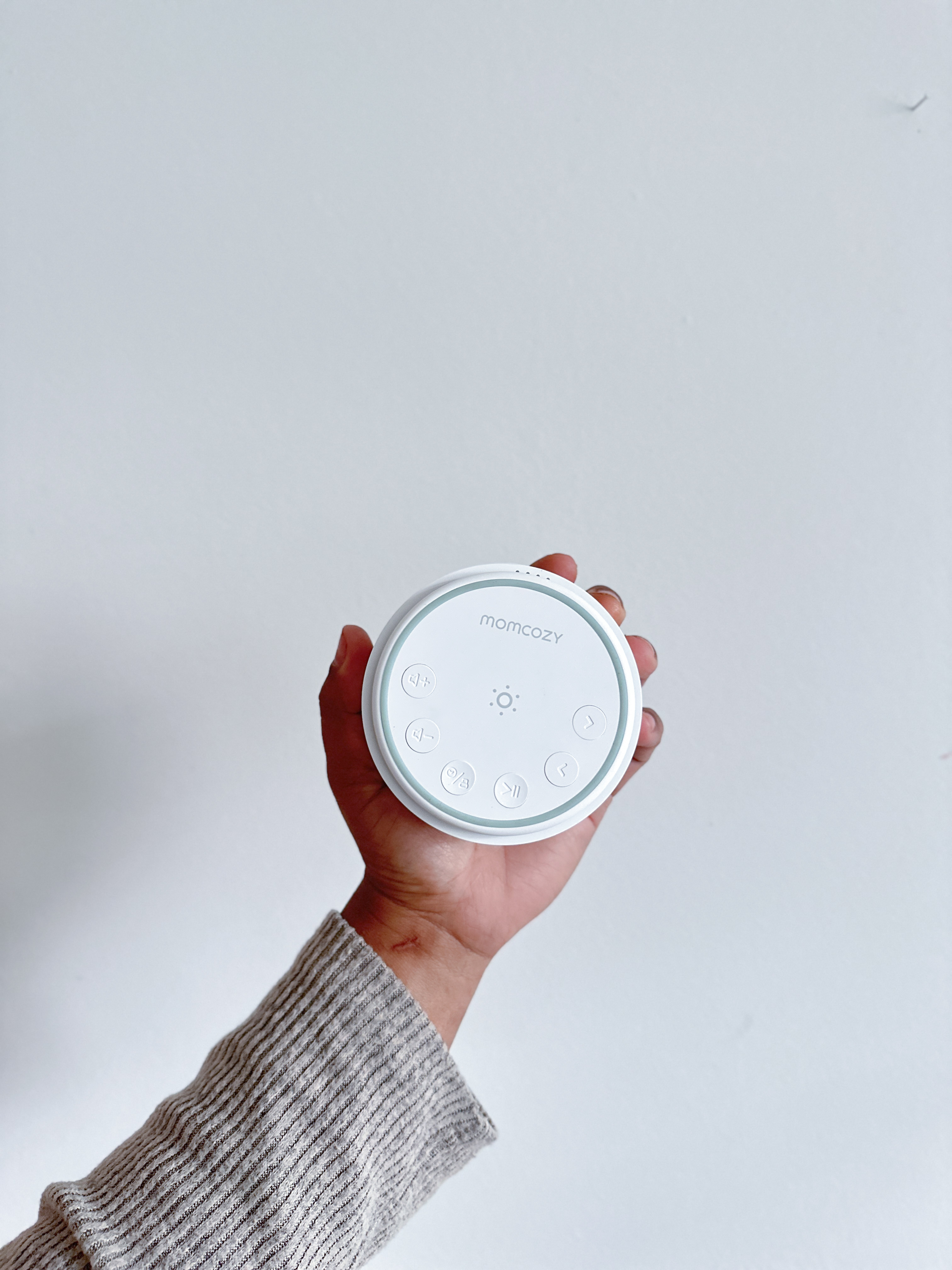 Momcozy sound machine thumbnail