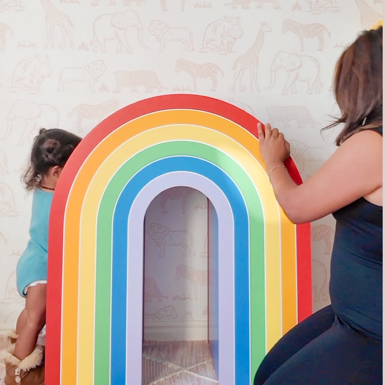 Rainbow bookshelf ๐ thumbnail