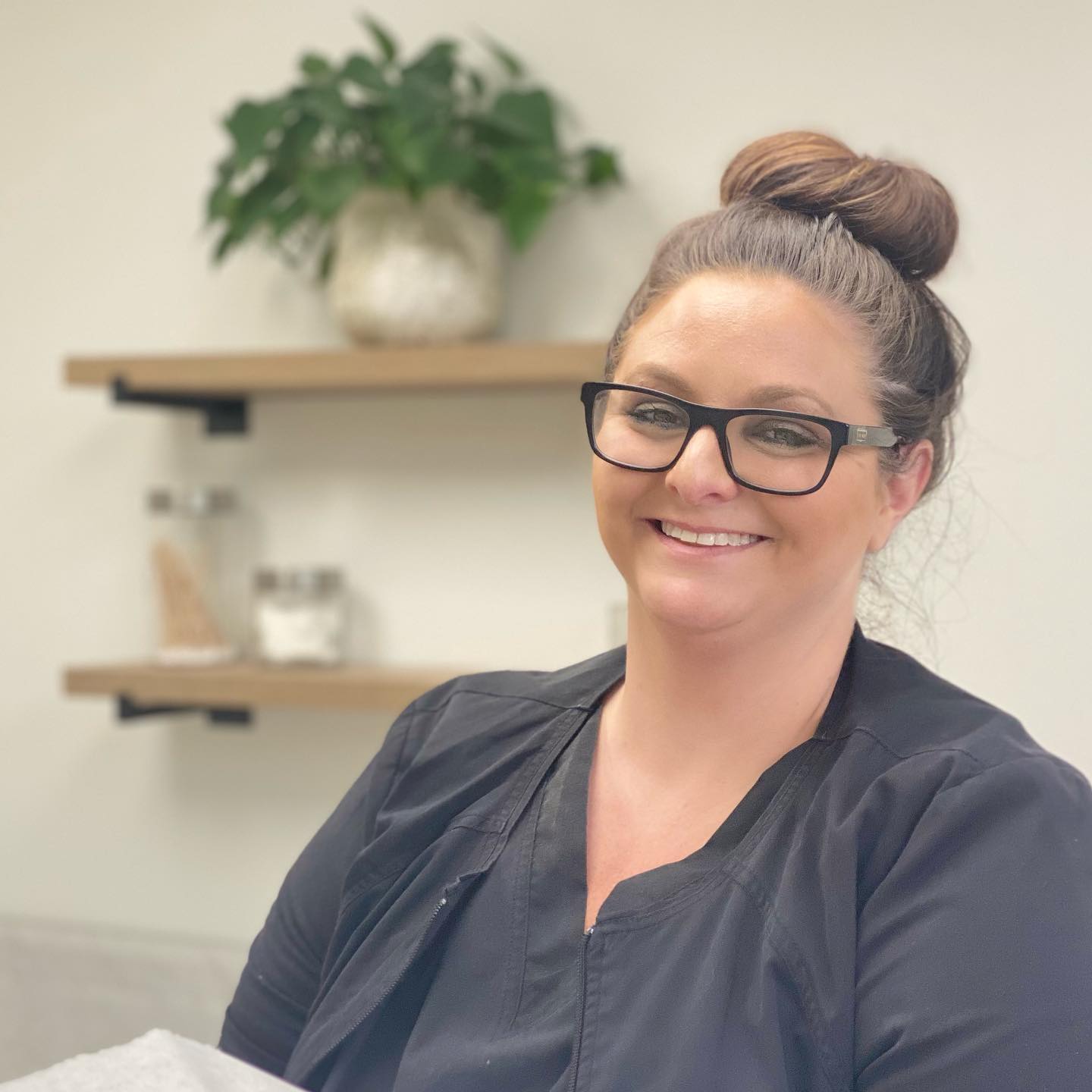 Happy 1st day of Summer 🏝
.
Don’t forget your SPF! 
.
#thedermcentertn #sunscreen #dermatology #chattanooga #chattanooga