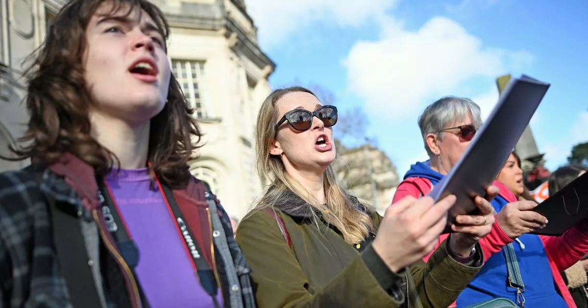 11 of the best pictures as hundreds of musicians protest Cardiff University cuts thumbnail