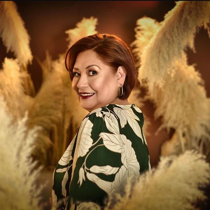 Feliz de a de las madres 💕Ahora le tocó a mi mamá ser la modelo !!! 🥰  Gracias a @posse_mty por la sesión de fotos estuv