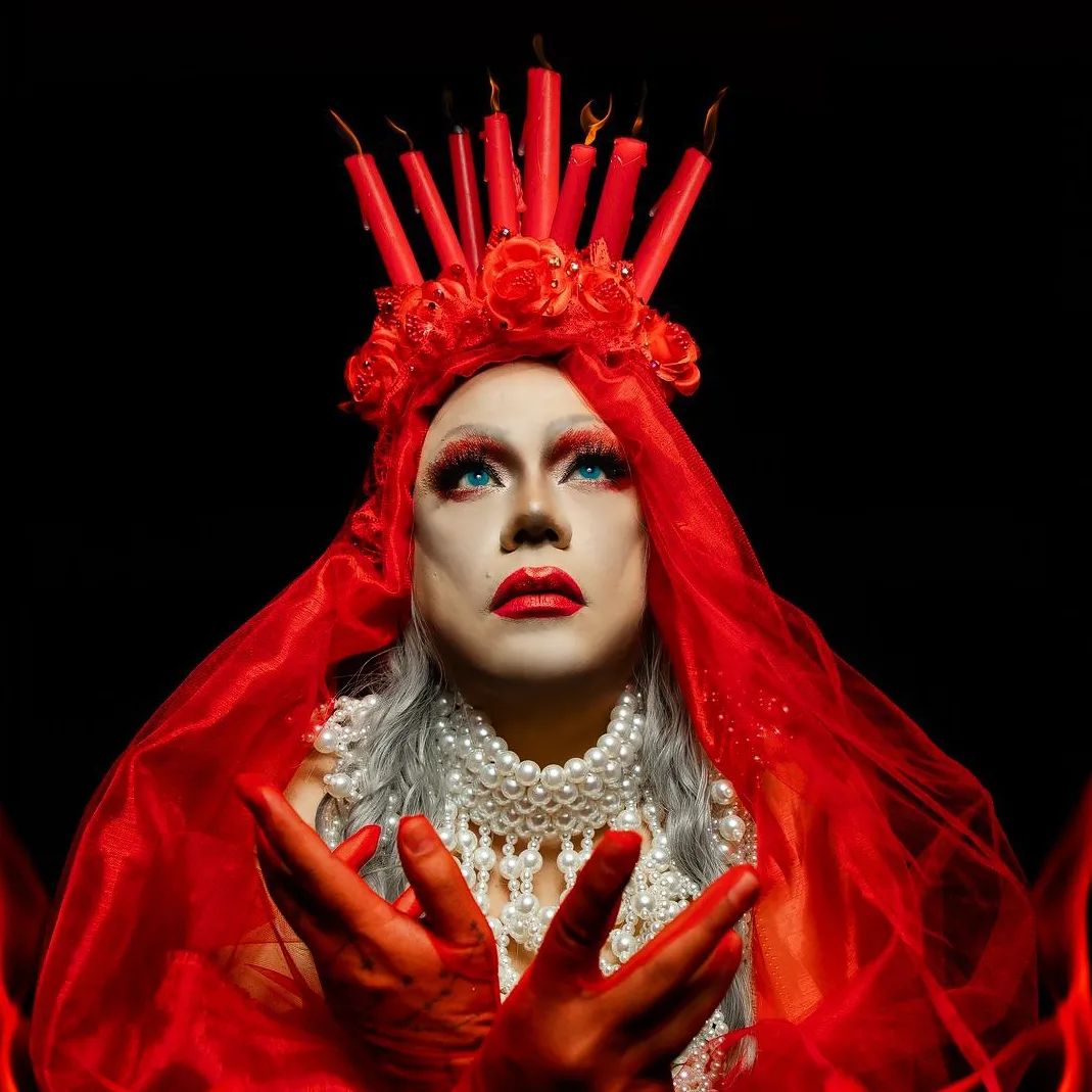 The queen @nitakebonita 👑👻💥
.
.
.
.
.
.
.
.
.
.
.
.
.
.
.
#plastikovelazquez #imagedesigner #haidresser #hairstyle #hair