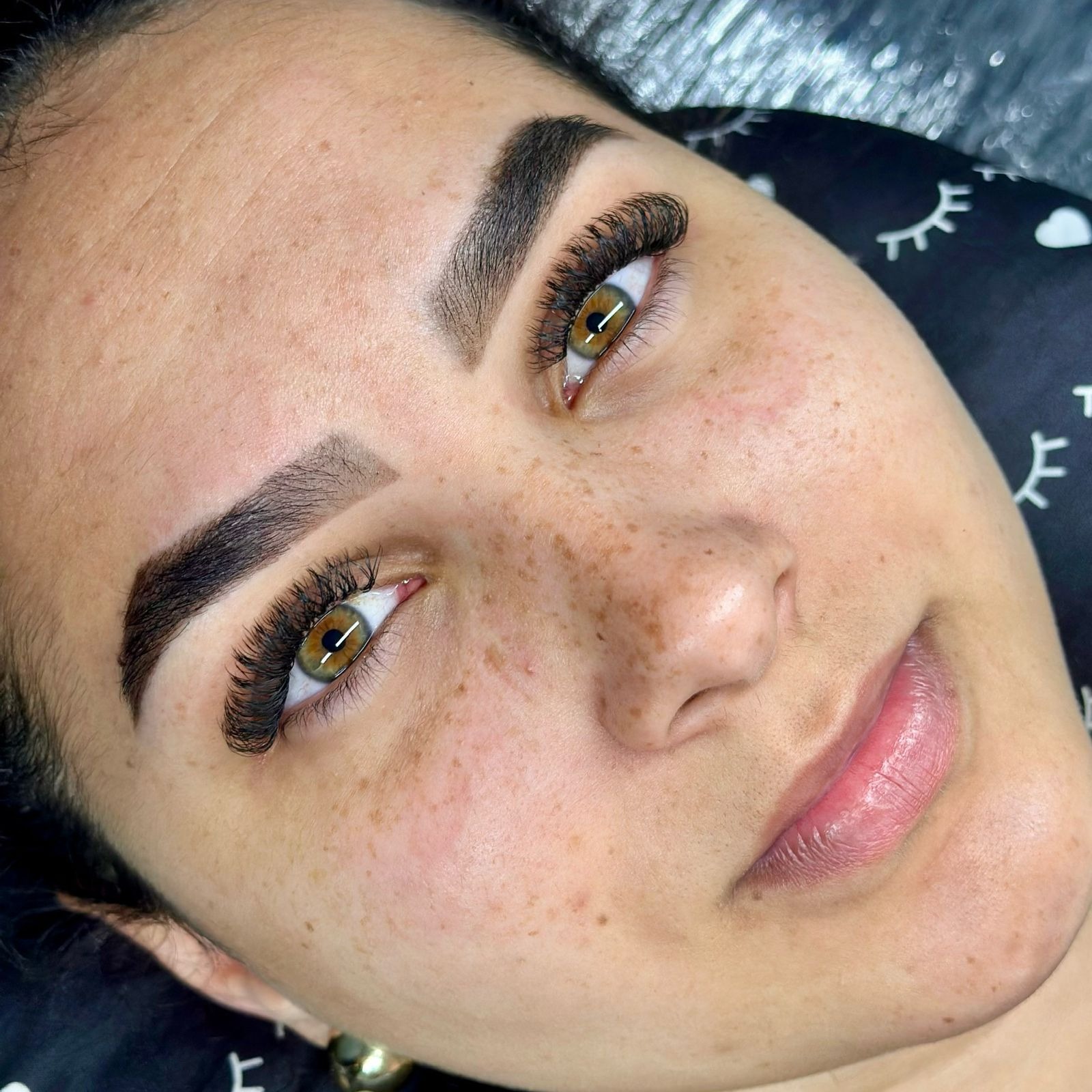 Extensão de Cílios Volume Brasileiro thumbnail