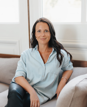 A propos d’Emmanuelle Cabot  thumbnail