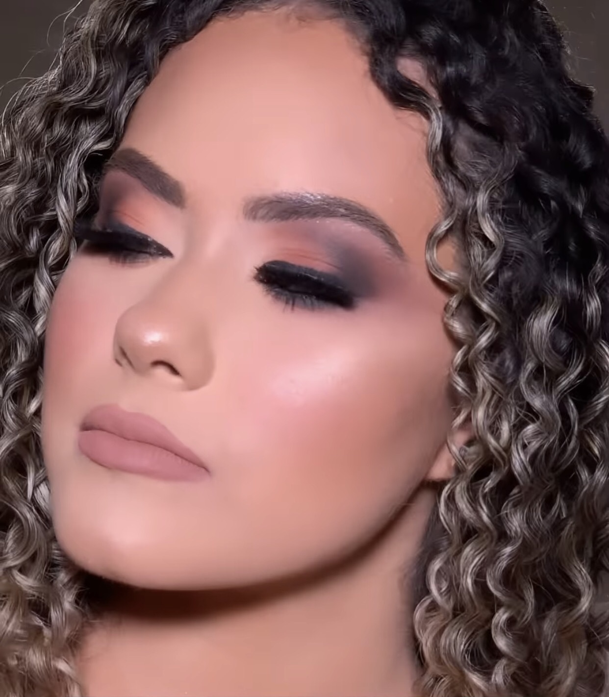 Agendamentos para Maquiagem e Curso de automaquiagem  thumbnail