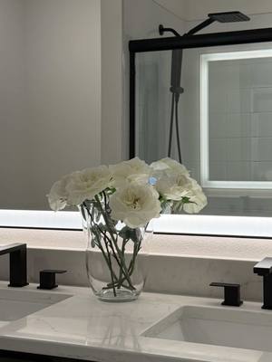 Bathroom update pt 2 🛁🤍— LINKS IN MY BIO AMAZON STOREFRONT🔗  Now everything look so aesthetic, modern, and clean✨🚿 I did