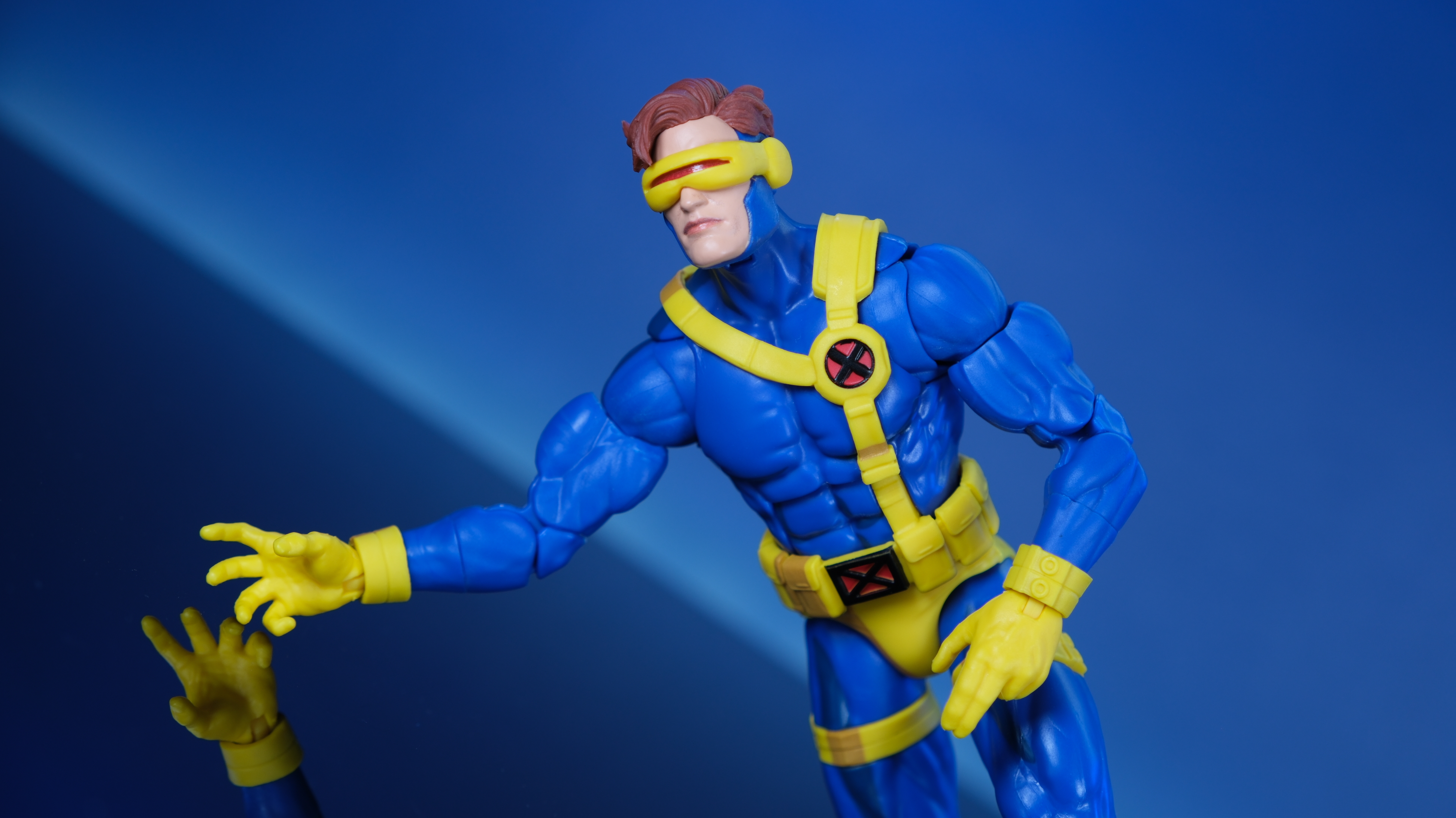Toy Review: Cyclops Marvel Legends (VHS) thumbnail